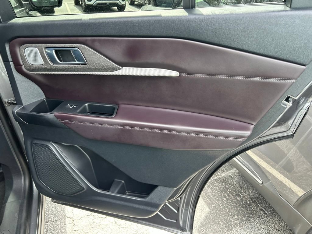 Used 2026 Ford Explorer Platinum RWD image 44