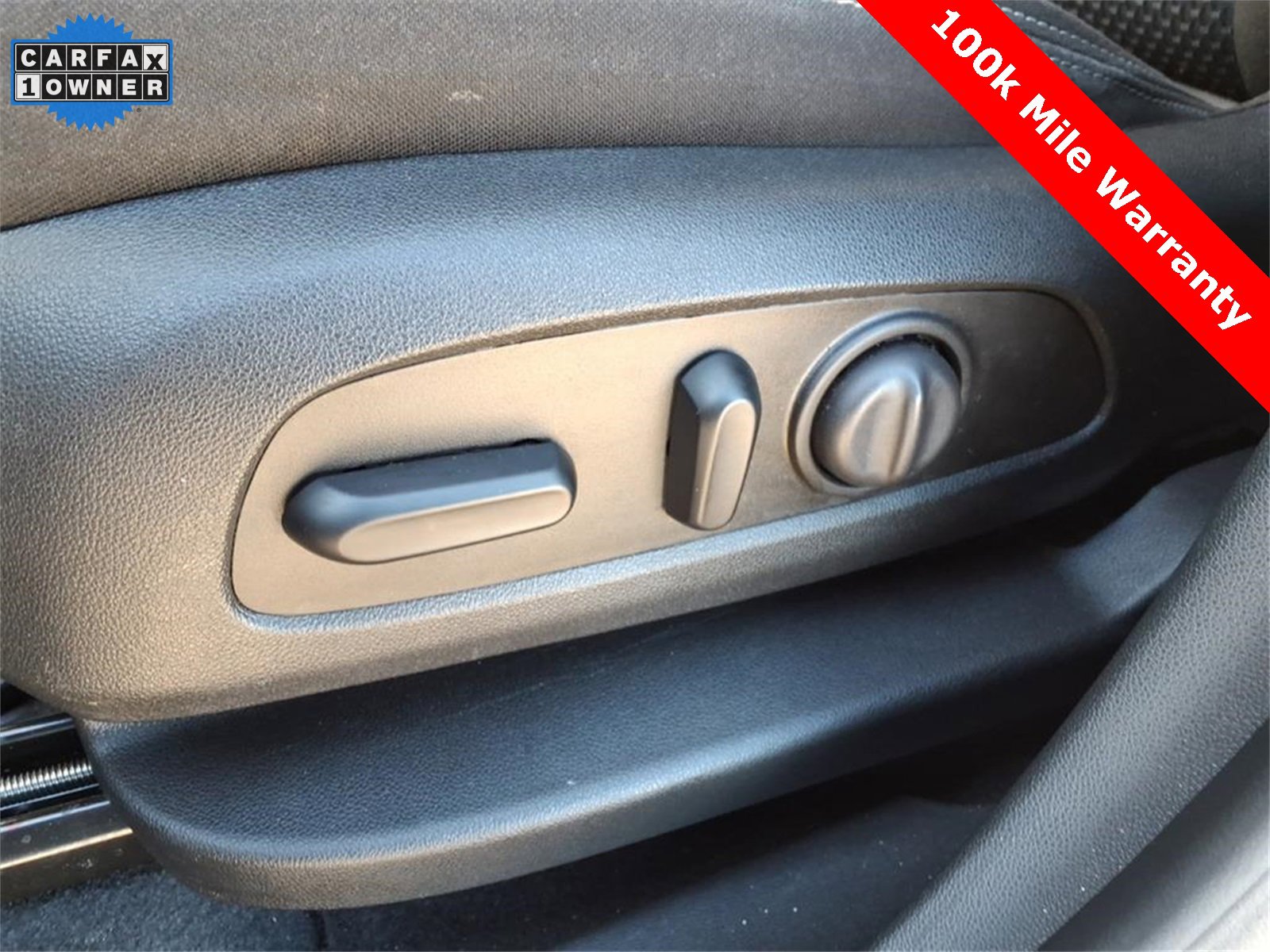 Used 2023 GMC Terrain SLE w/ Driver Convenience Package image 16