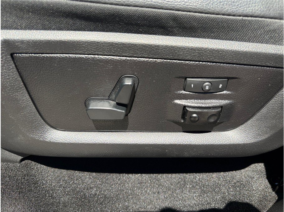 Used 2016 RAM 3500 Laramie AWD/4WD image 28