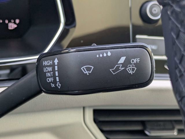 Used 2023 Volkswagen Jetta SE FWD image 29