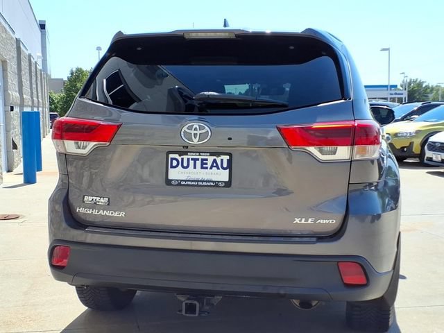 Used 2017 Toyota Highlander XLE w/ Protection Package #3 AWD/4WD image 6