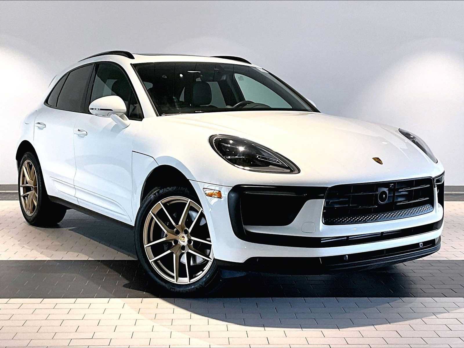 Used 2026 Porsche Macan AWD/4WD image 12