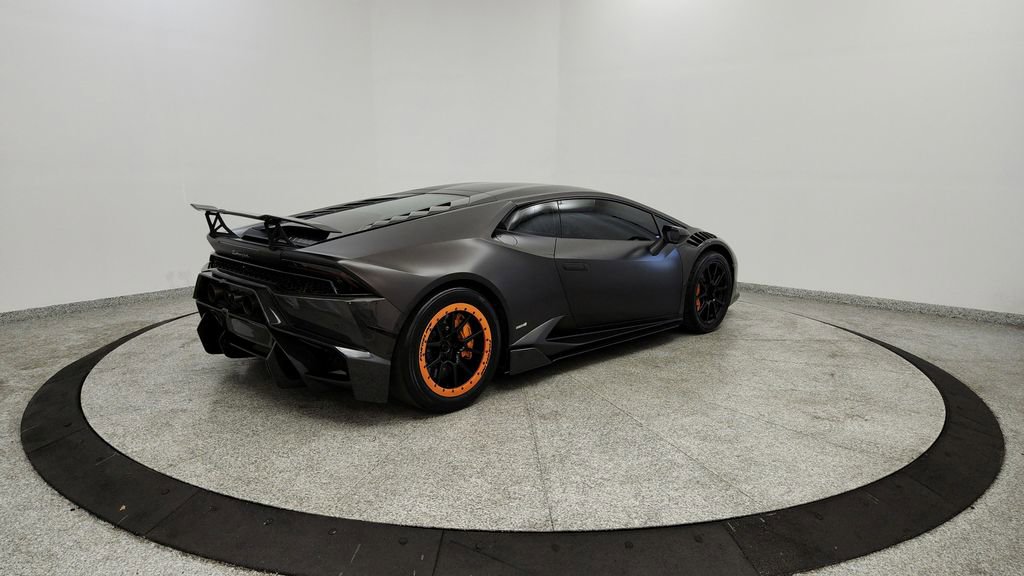 Used 2015 Lamborghini Huracan LP 610-4 AWD/4WD image 5