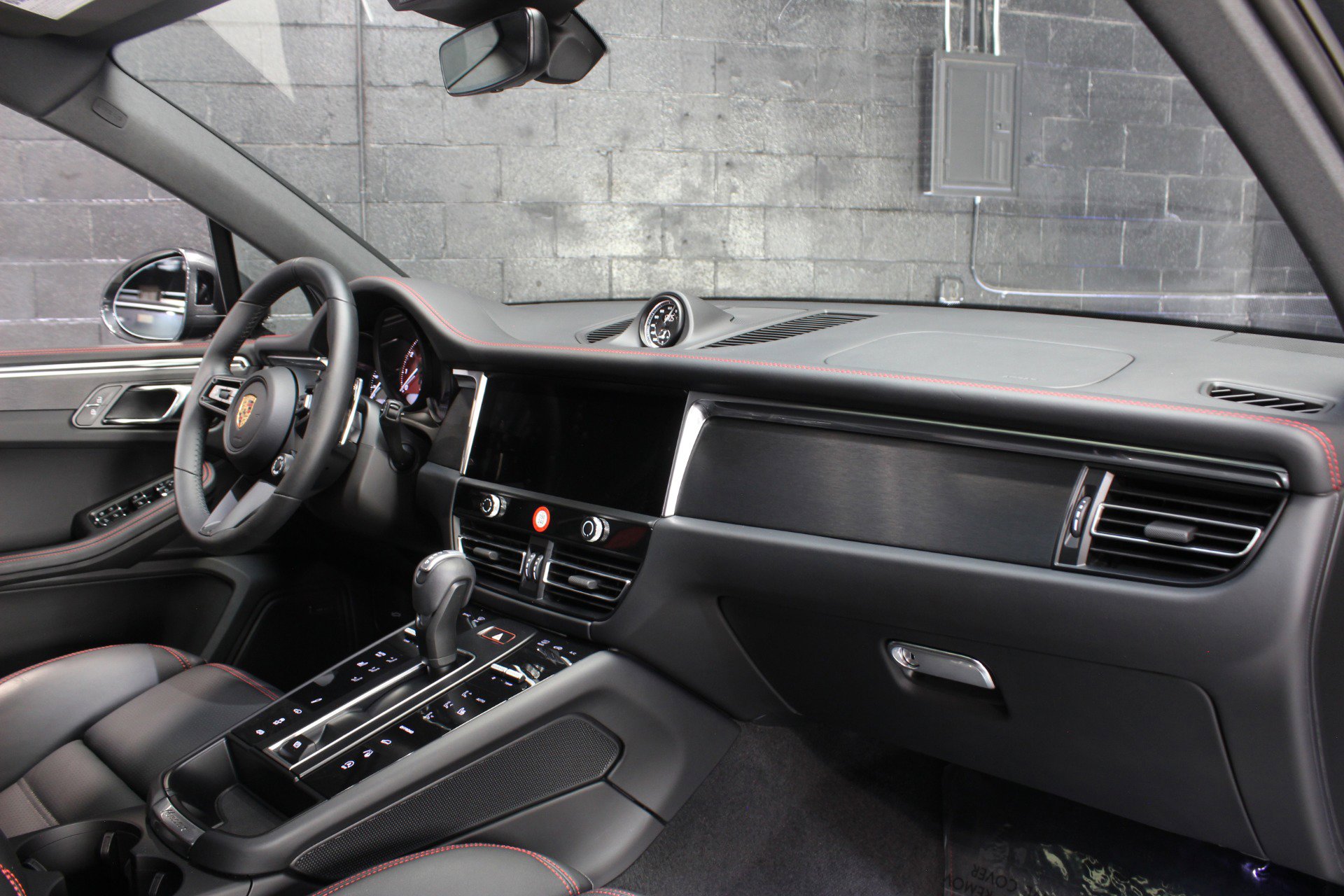 Used 2024 Porsche Macan GTS image 53