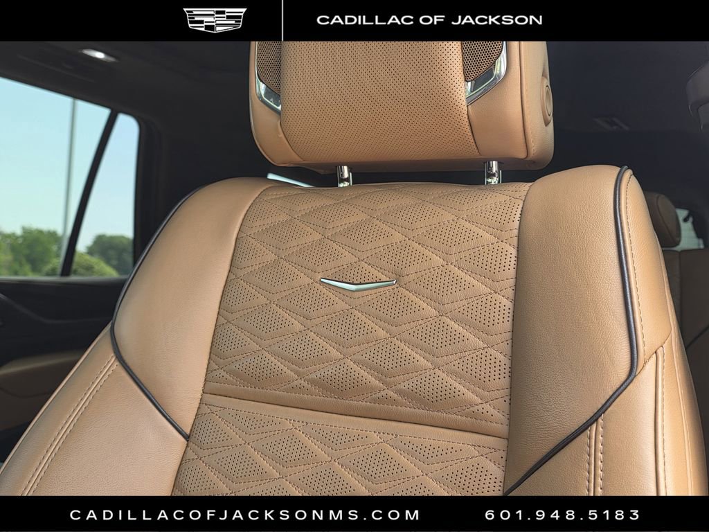 Certified 2023 Cadillac Escalade Premium Luxury AWD/4WD image 19