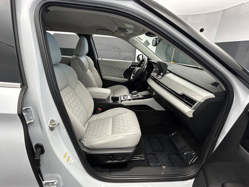 Used 2022 Mitsubishi Outlander SEL image 36