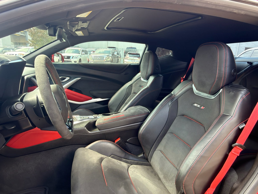 Used 2022 Chevrolet Camaro ZL1 RWD image 13