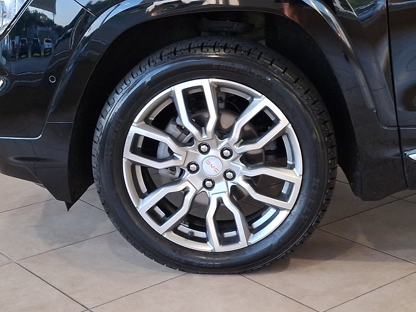 Certified 2023 GMC Terrain Denali w/ Denali Premium Package AWD/4WD image 9