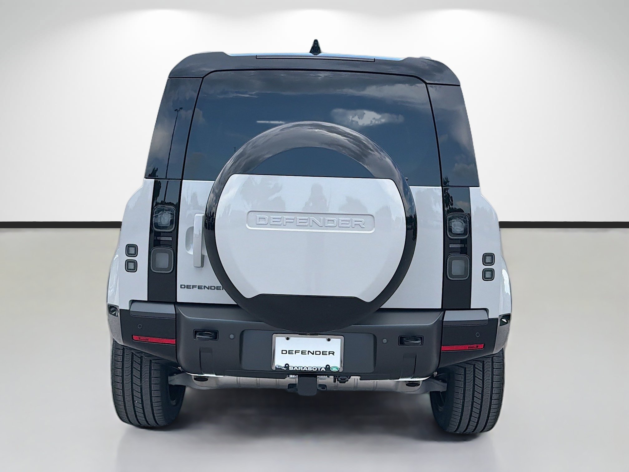 New 2026 Land Rover Defender 110 X-Dynamic SE AWD/4WD image 4