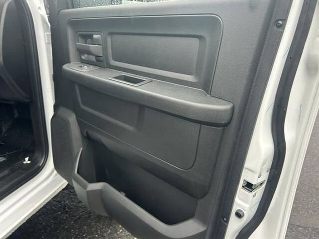 New 2026 RAM 5500 Tradesman w/ Chrome Appearance Group AWD/4WD image 17