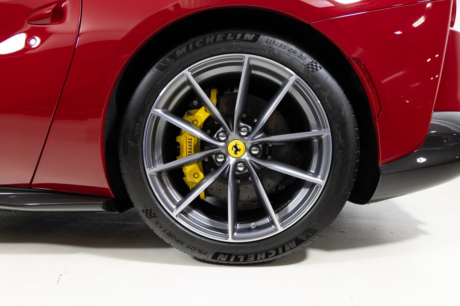 Used 2022 Ferrari 812 GTS RWD image 15