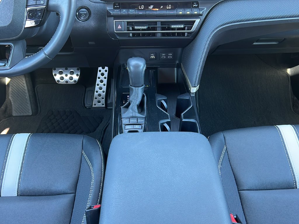 Used 2025 Toyota Camry SE FWD image 14