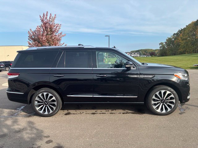 Used 2023 Lincoln Navigator Reserve AWD/4WD image 39