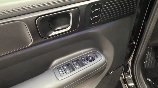 Used 2025 Hyundai Santa Fe Calligraphy AWD/4WD image 22