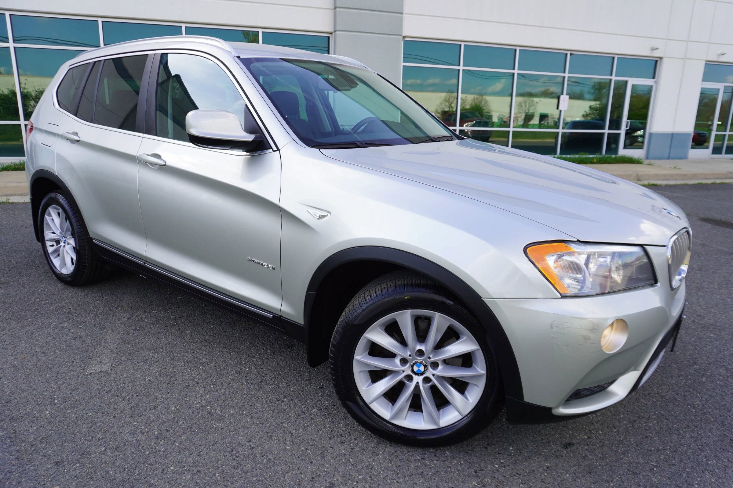 Used 2011 BMW X3 xDrive28i AWD/4WD image 1