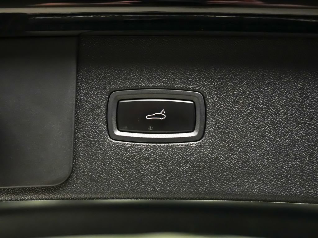 Used 2022 Porsche Cayenne AWD/4WD image 14