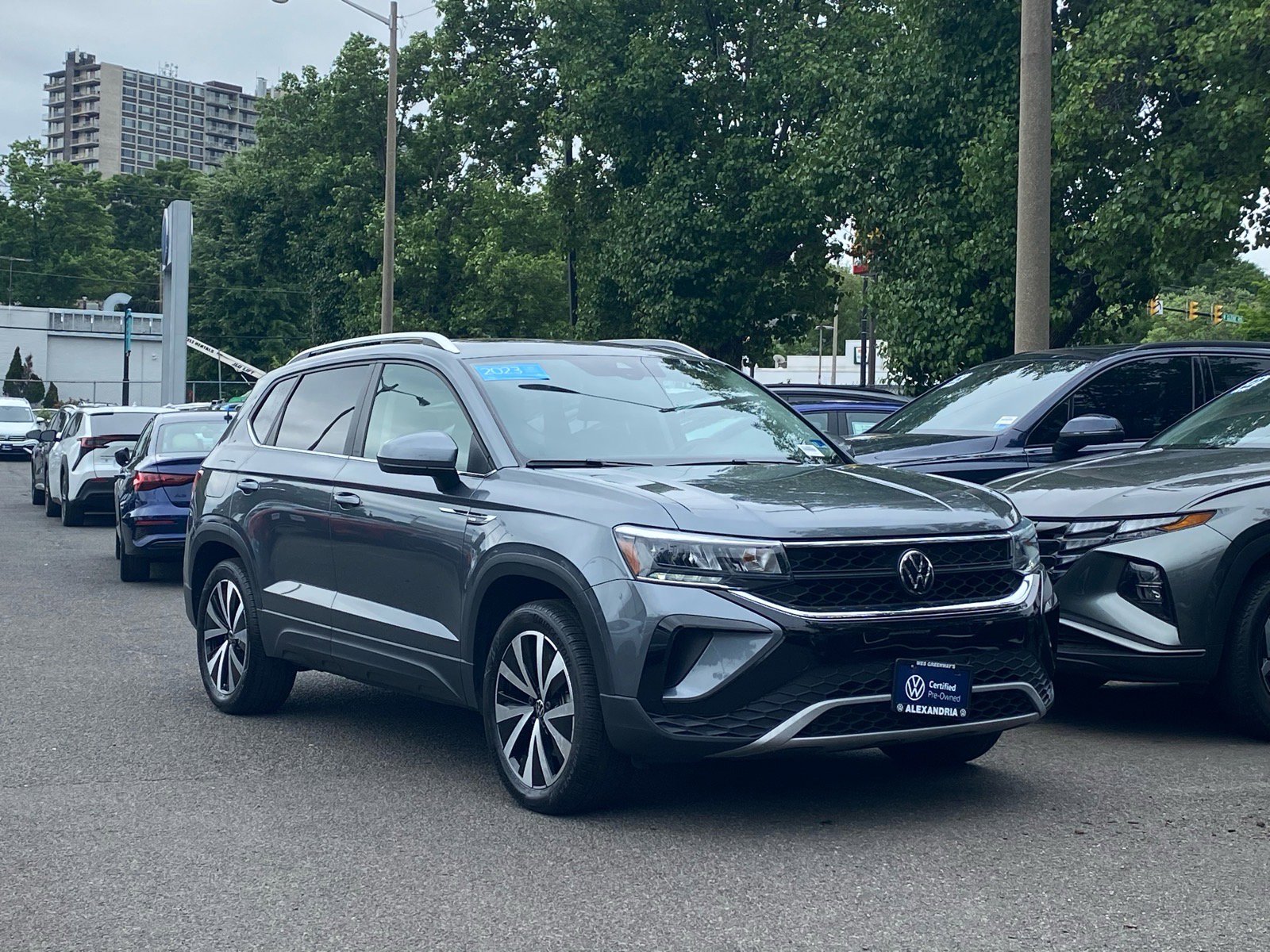 Certified 2023 Volkswagen Taos SE w/ Panoramic Sunroof Package