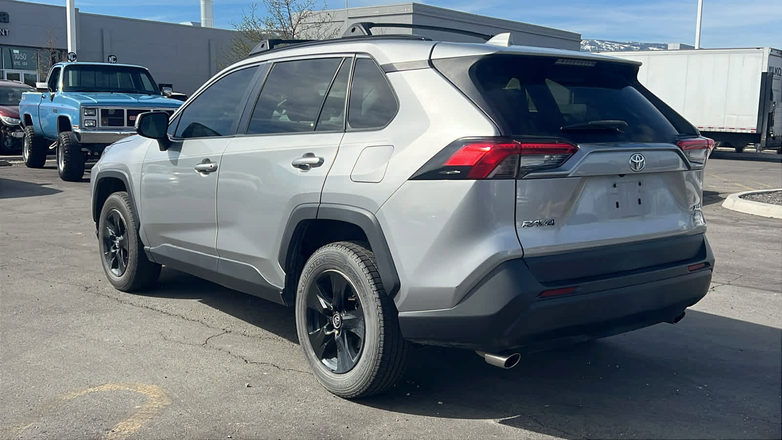 Used 2020 Toyota RAV4 XLE w/ Convenience Package image 7