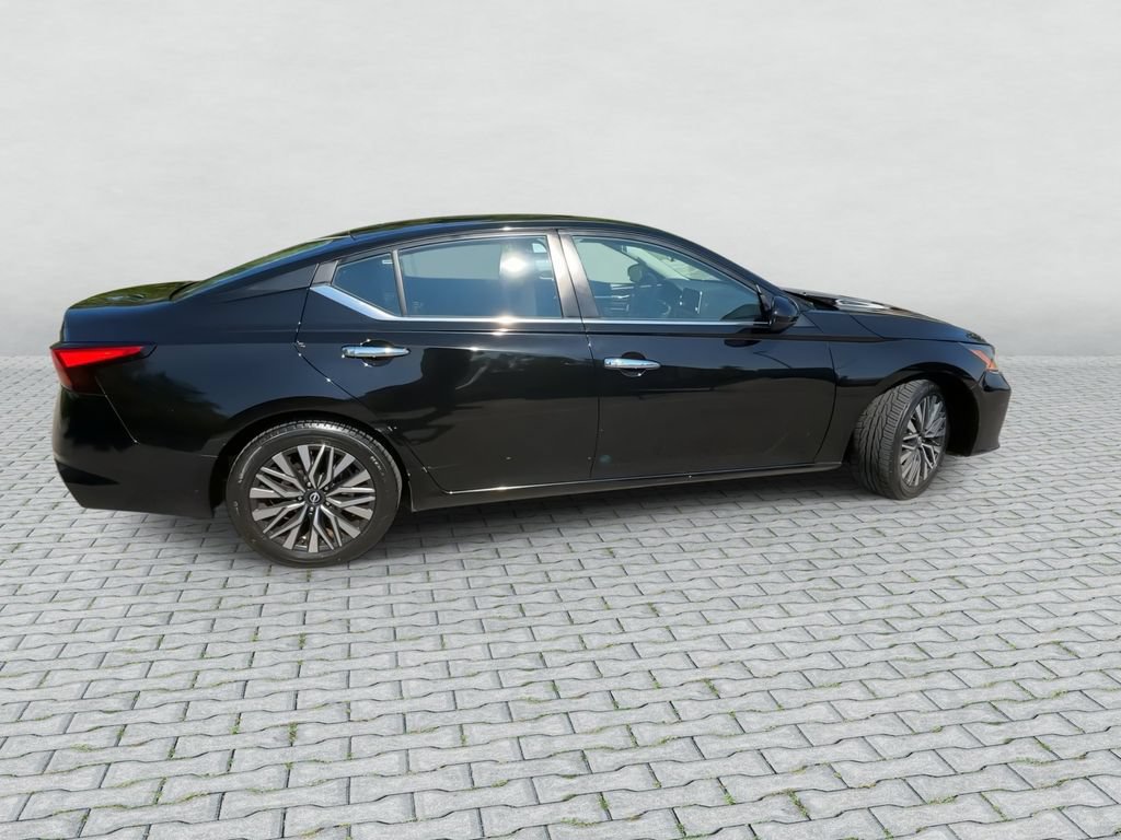 Certified 2023 Nissan Altima 2.5 SV FWD image 2