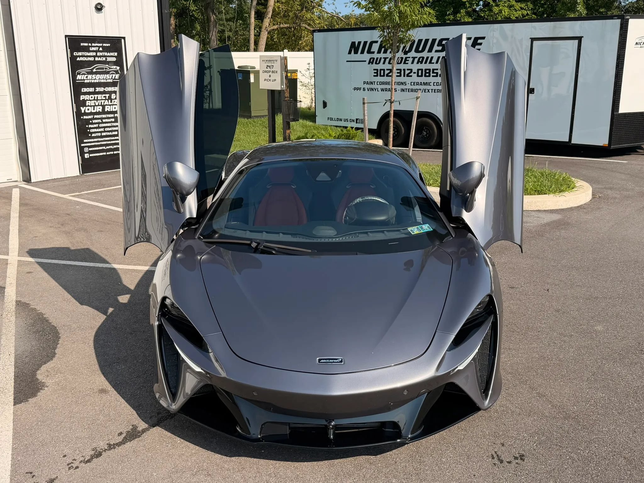 Used 2023 McLaren Artura RWD image 9