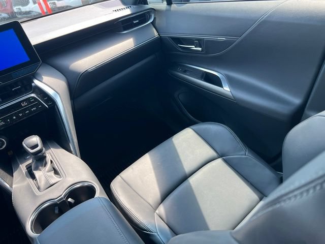 Used 2024 Toyota Venza Nightshade AWD/4WD image 13