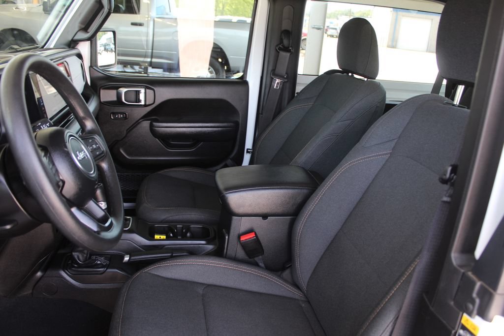 Used 2026 Jeep Wrangler Sport AWD/4WD image 26