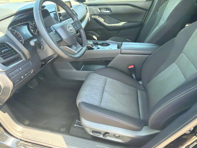 Used 2026 Nissan Rogue SV FWD image 9