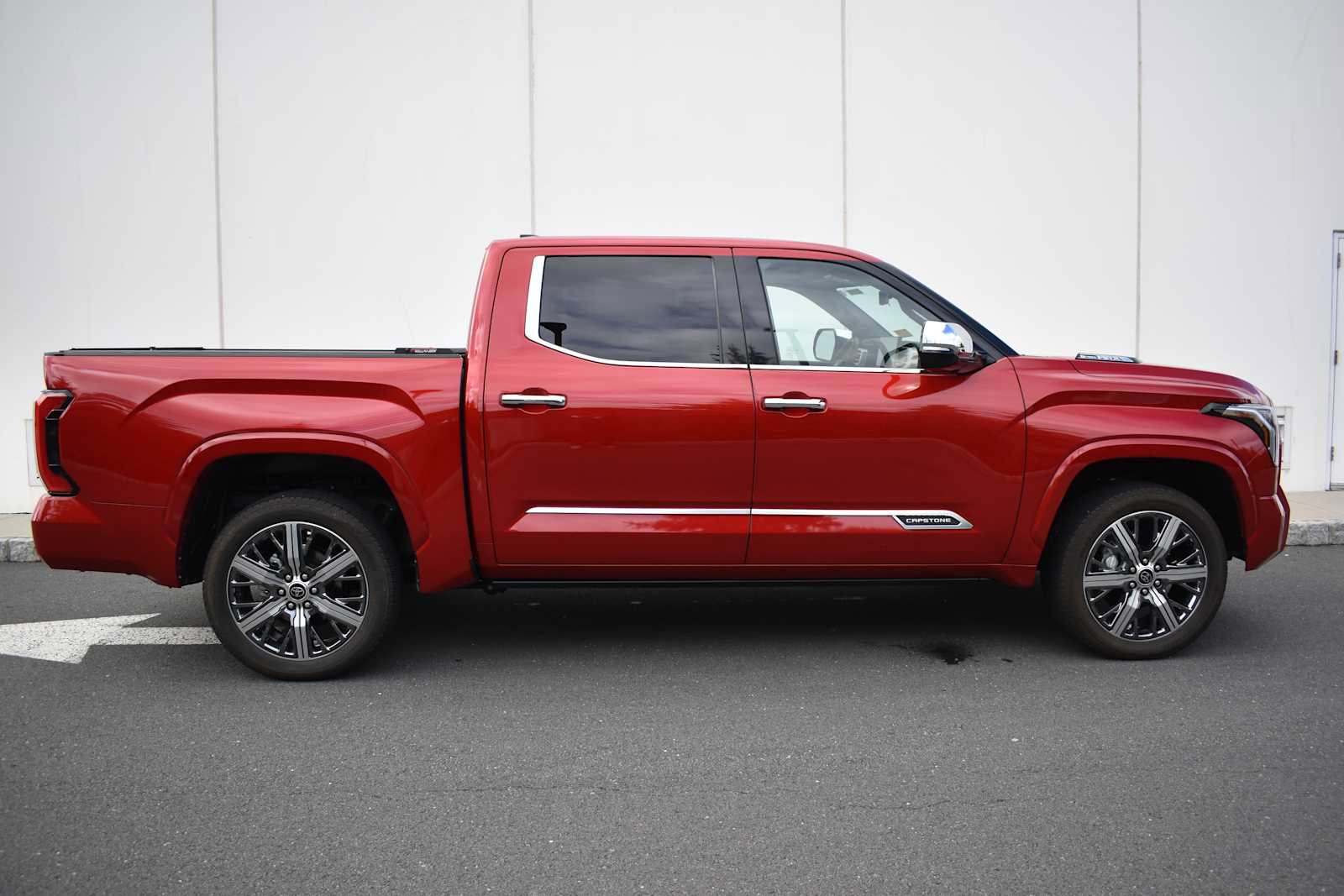 Used 2023 Toyota Tundra Capstone AWD/4WD image 4