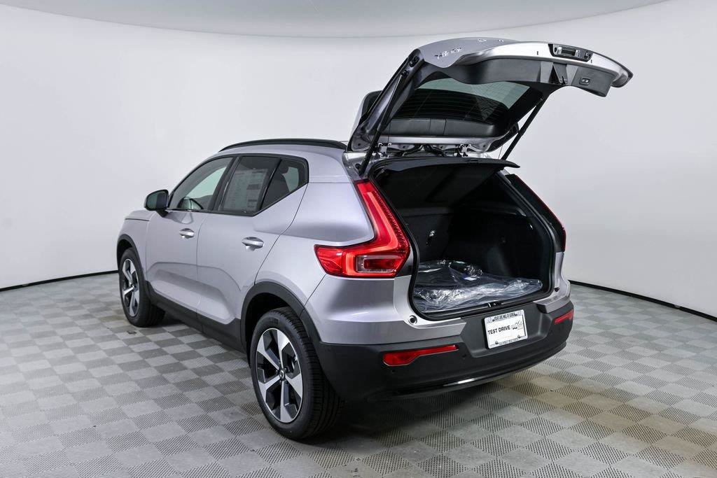 New 2026 Volvo XC40 B5 Plus w/ Protection Package Premier AWD/4WD image 31