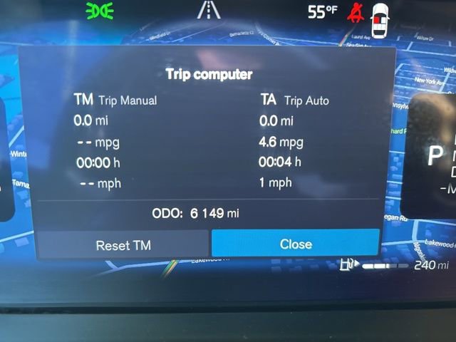 Certified 2025 Volvo XC40 B5 Plus image 21