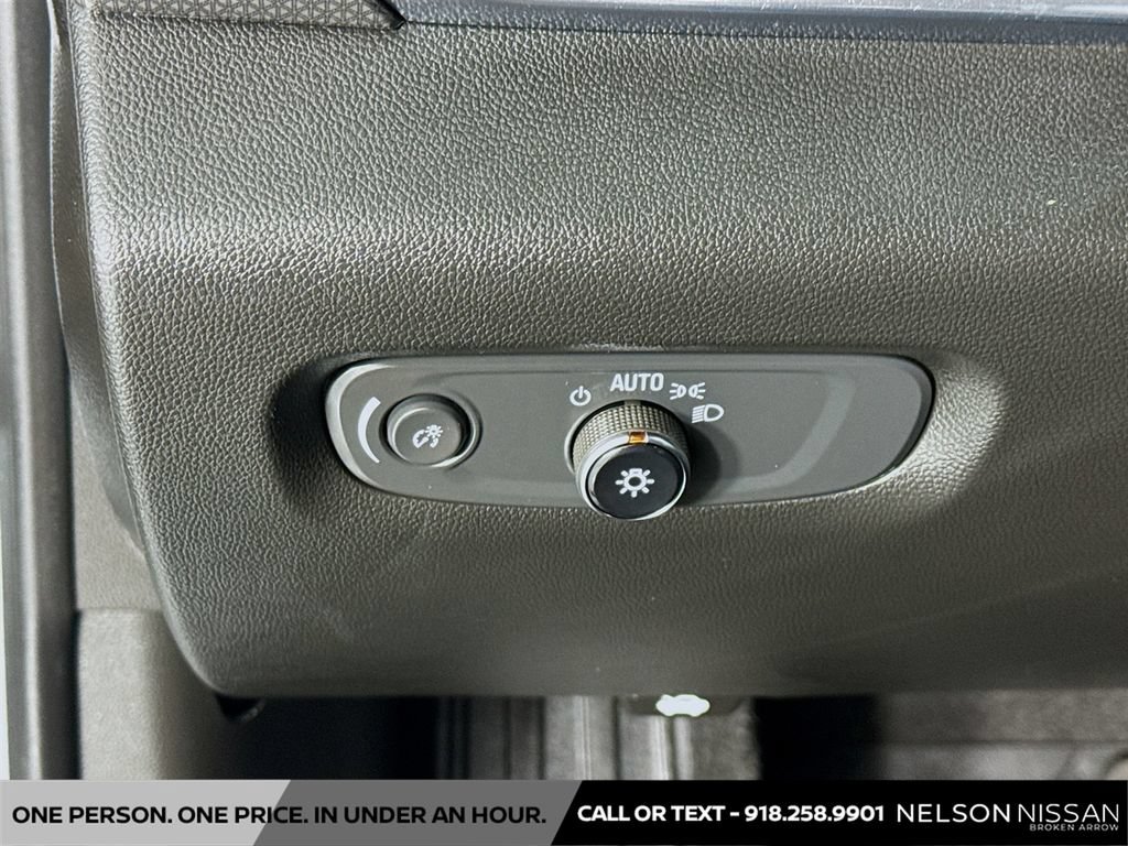 Used 2024 Chevrolet Traverse Premier w/ Redline Edition AWD/4WD image 10
