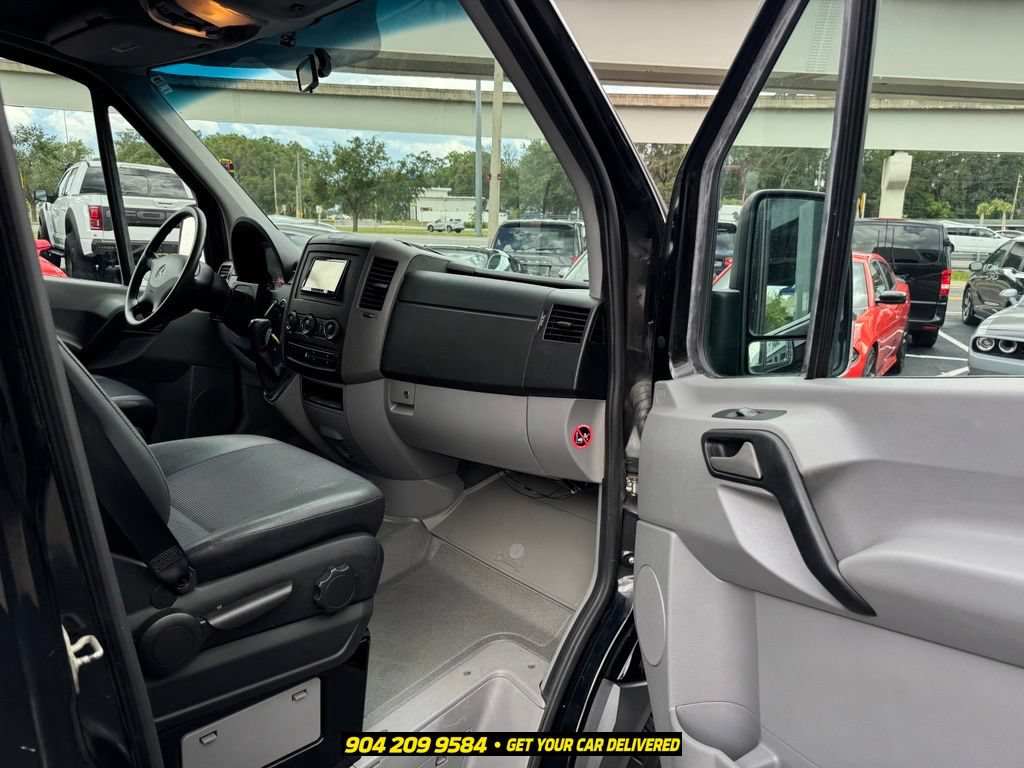 Used 2010 Mercedes-Benz Sprinter 2500 image 29