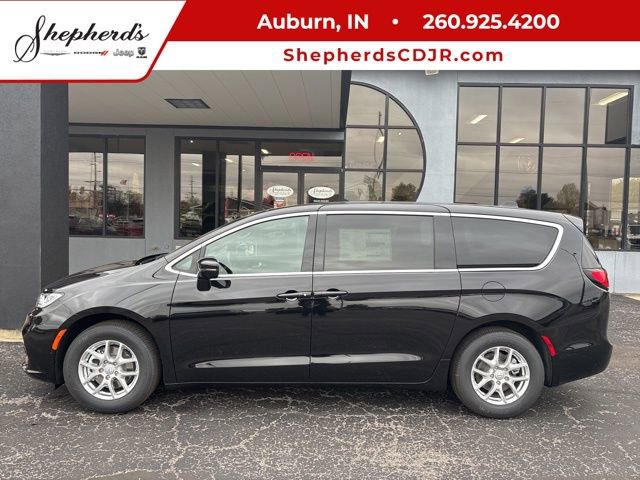 New 2026 Chrysler Pacifica Select image 1