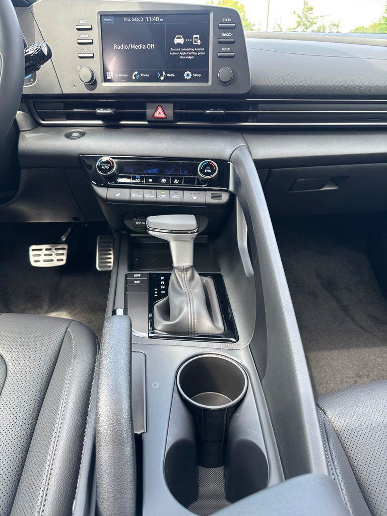 New 2026 Hyundai Elantra SEL Sport FWD image 23