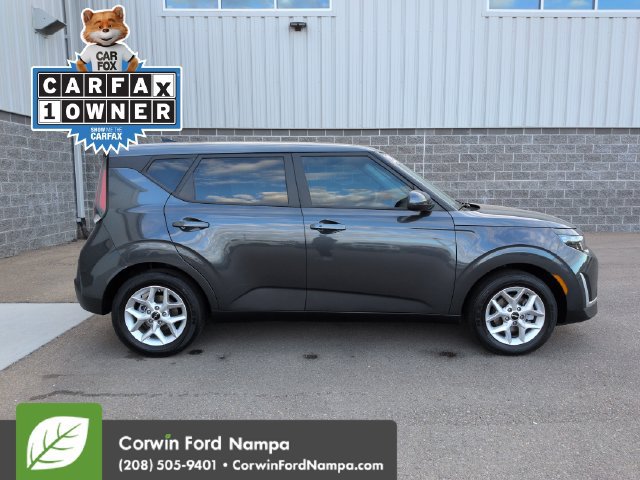 Used 2023 Kia Soul S FWD image 2