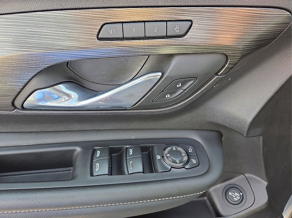 Used 2024 GMC Terrain SLT image 24