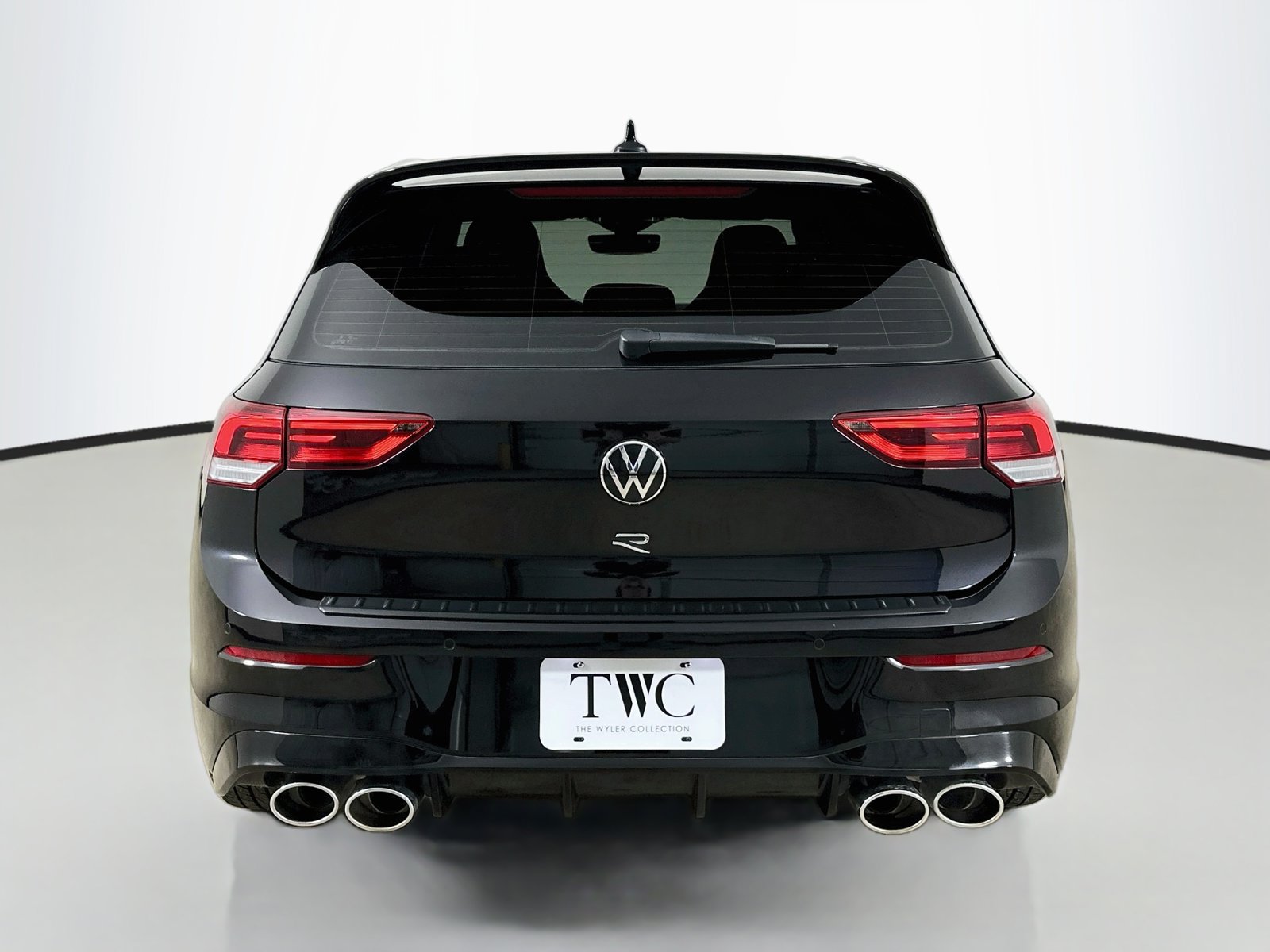 Used 2023 Volkswagen Golf R AWD/4WD image 6
