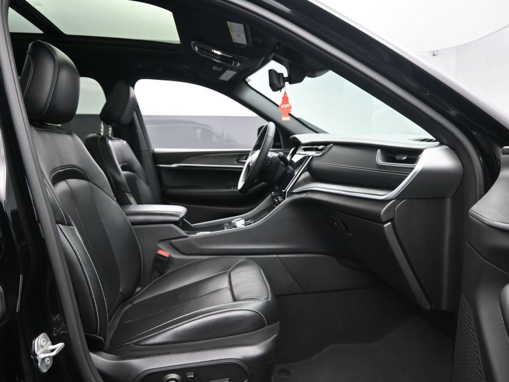 Used 2024 Jeep Grand Cherokee L Limited w/ Luxury Tech Group II image 27