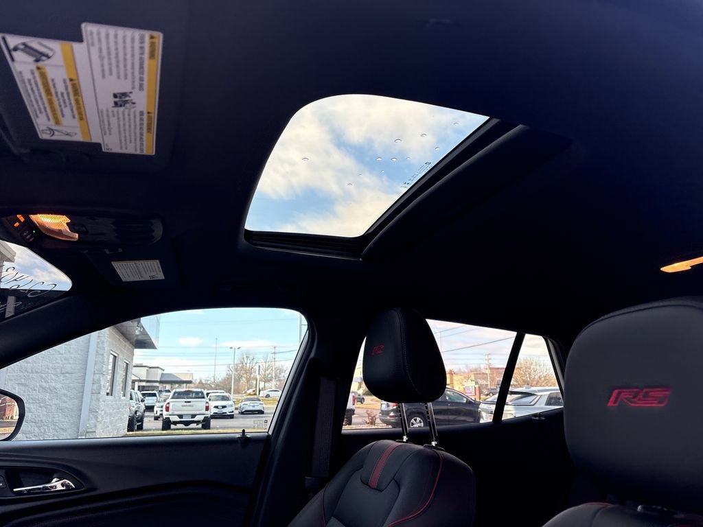 Certified 2025 Chevrolet Trax RS w/ Sunroof Package image 13