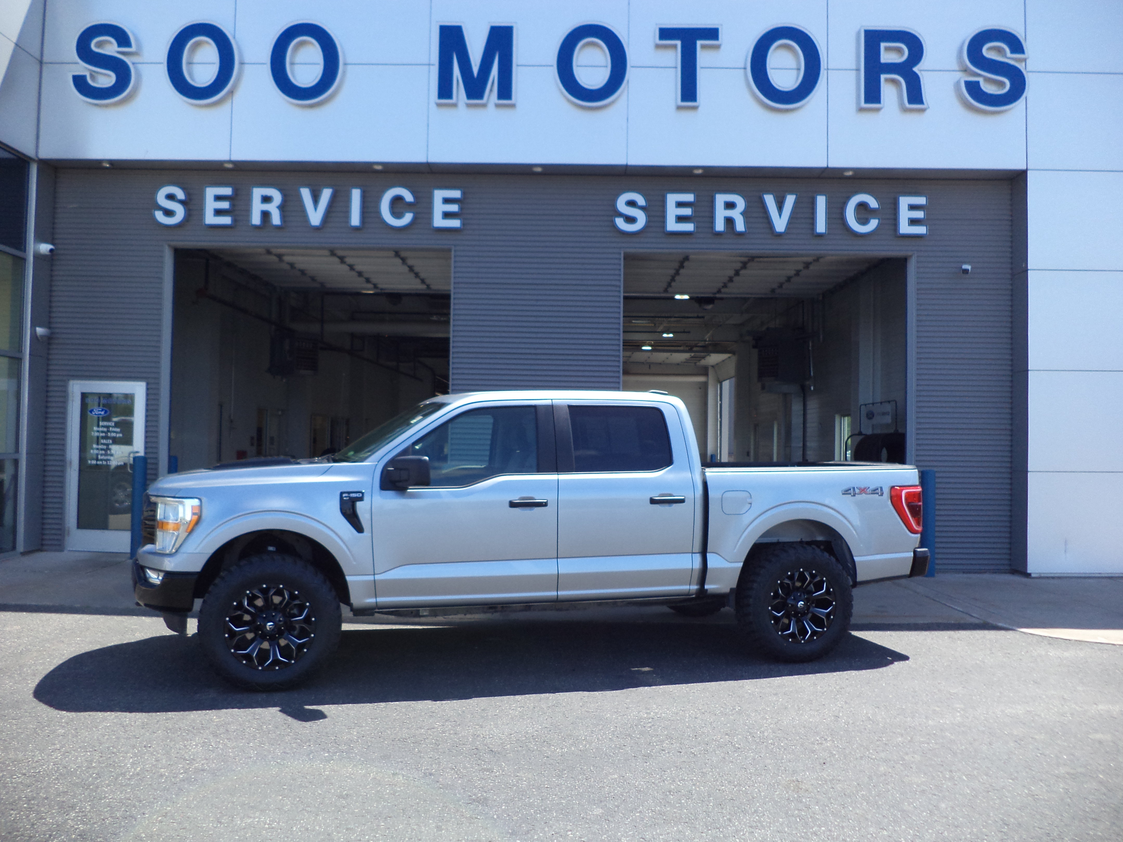 Used 2022 Ford F150 XLT w/ Trailer Tow Package