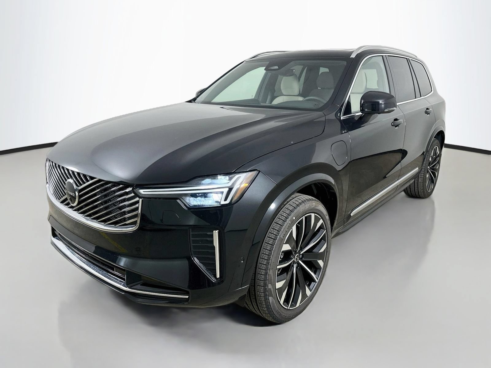 New 2026 Volvo XC90 T8 Plus w/ Protection Package