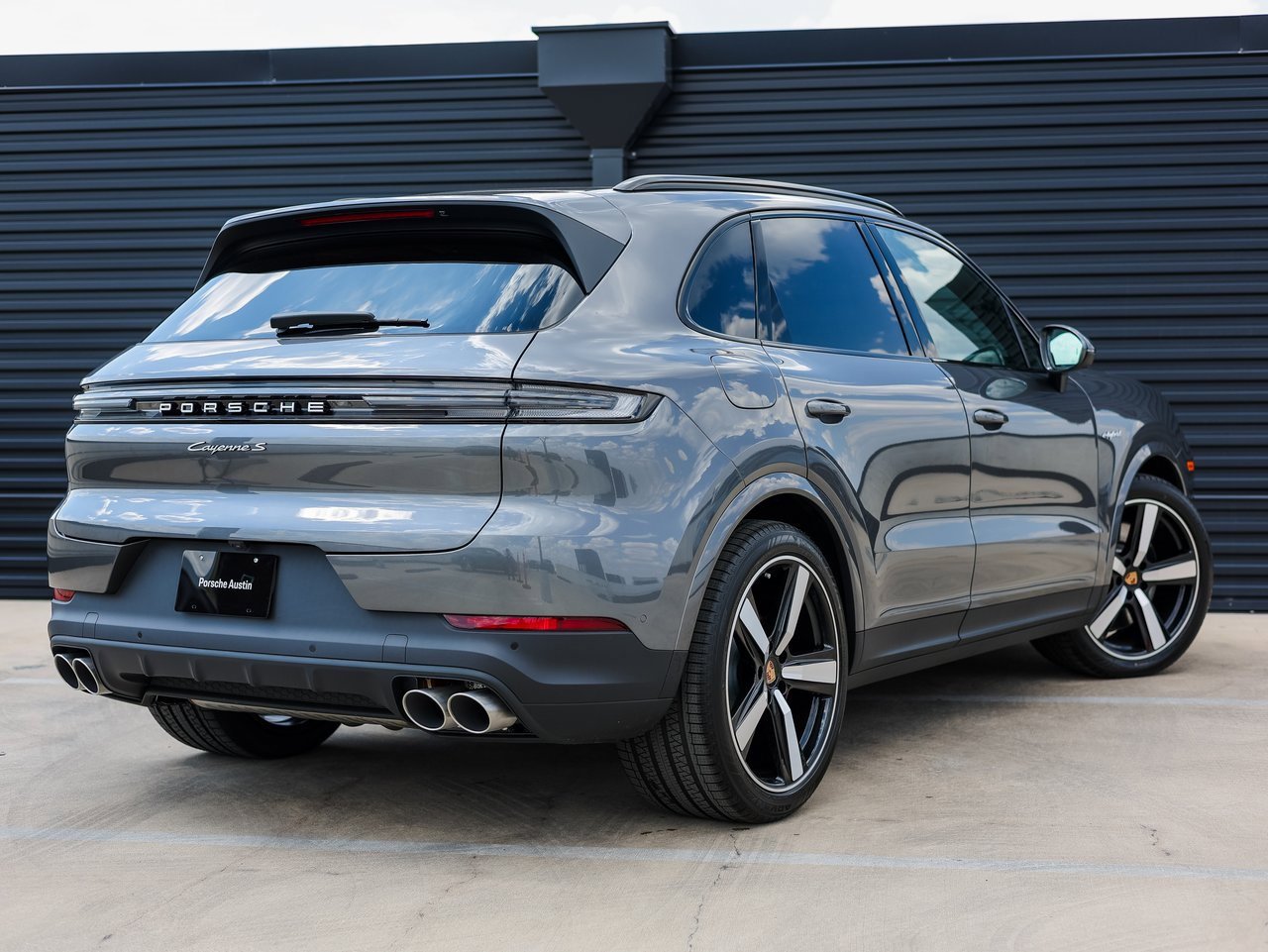 New 2026 Porsche Cayenne S image 7