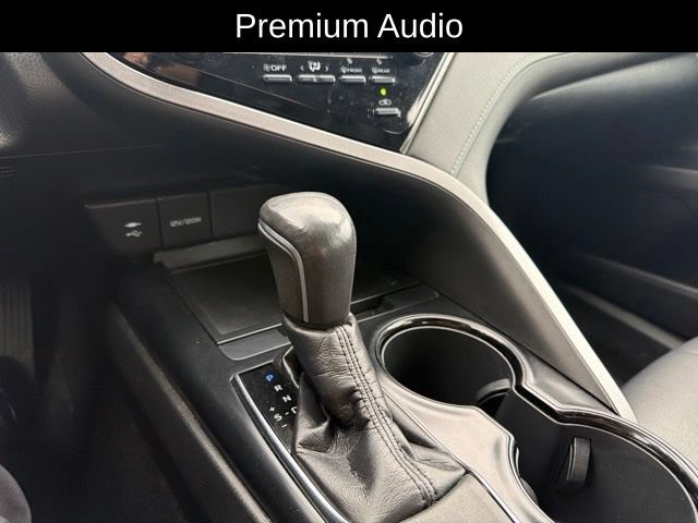 Used 2019 Toyota Camry SE w/ Carpet Mat Package FWD image 12