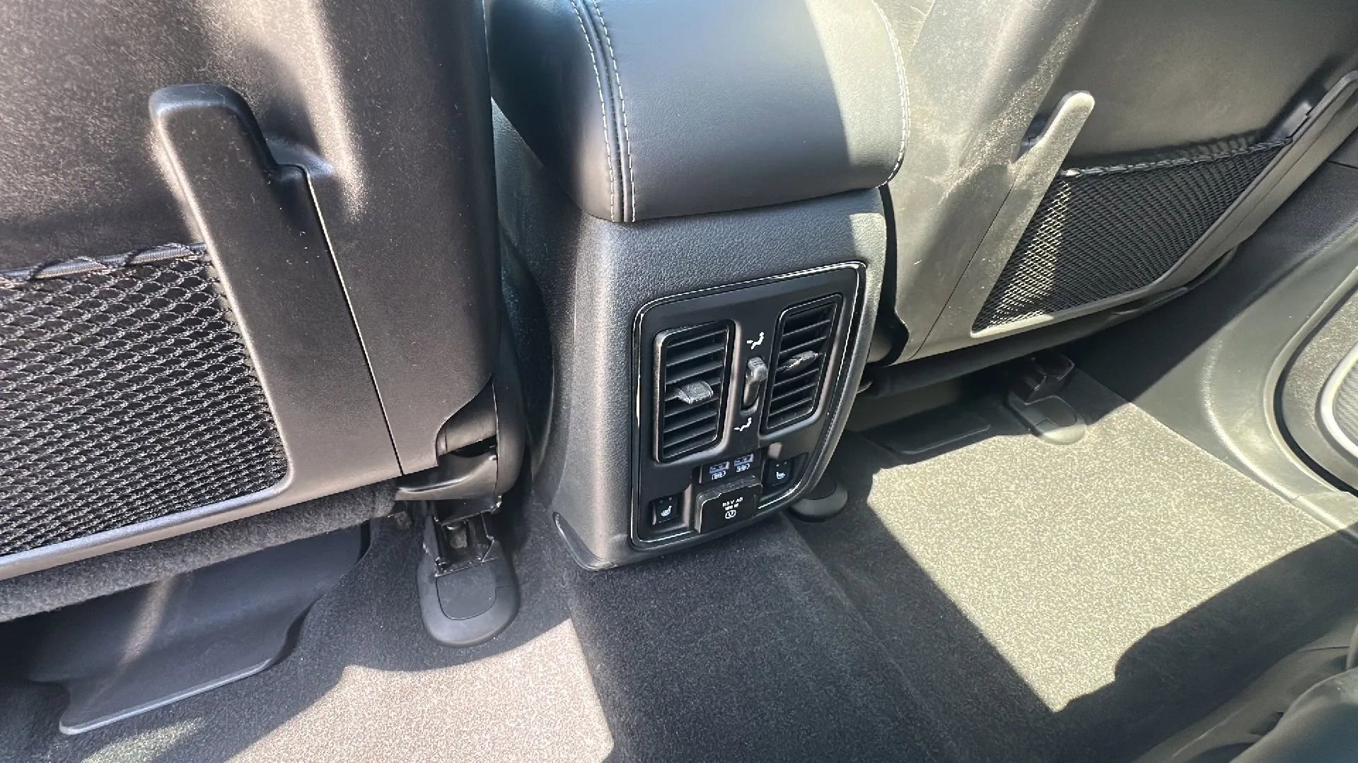 Used 2020 Jeep Grand Cherokee SRT AWD/4WD image 16