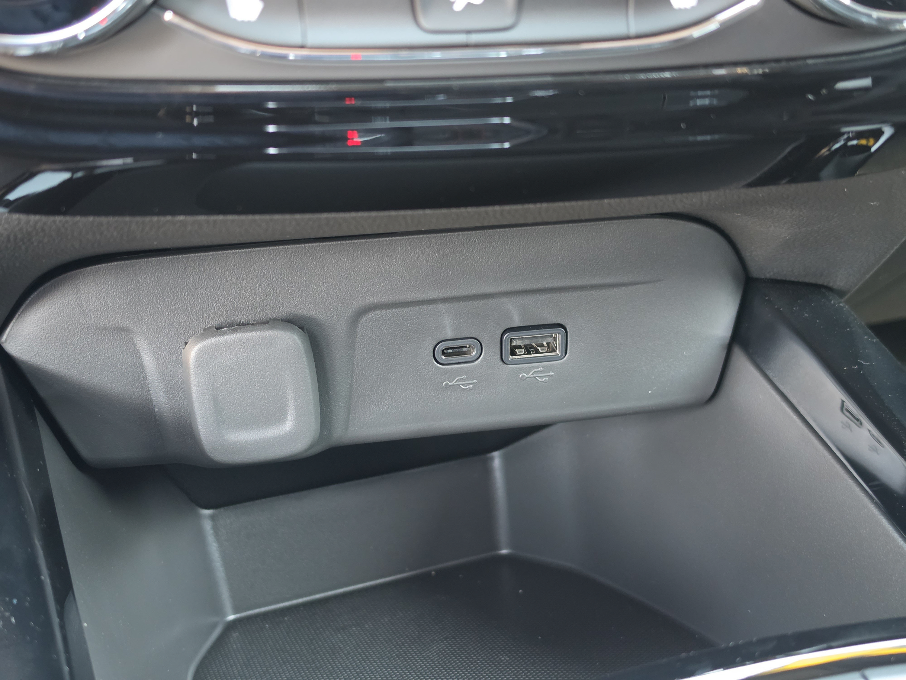 New 2026 Chevrolet Trax RS w/ Driver Confidence Package FWD image 28