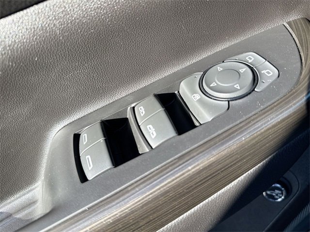 Used 2023 GMC Acadia SLT image 13