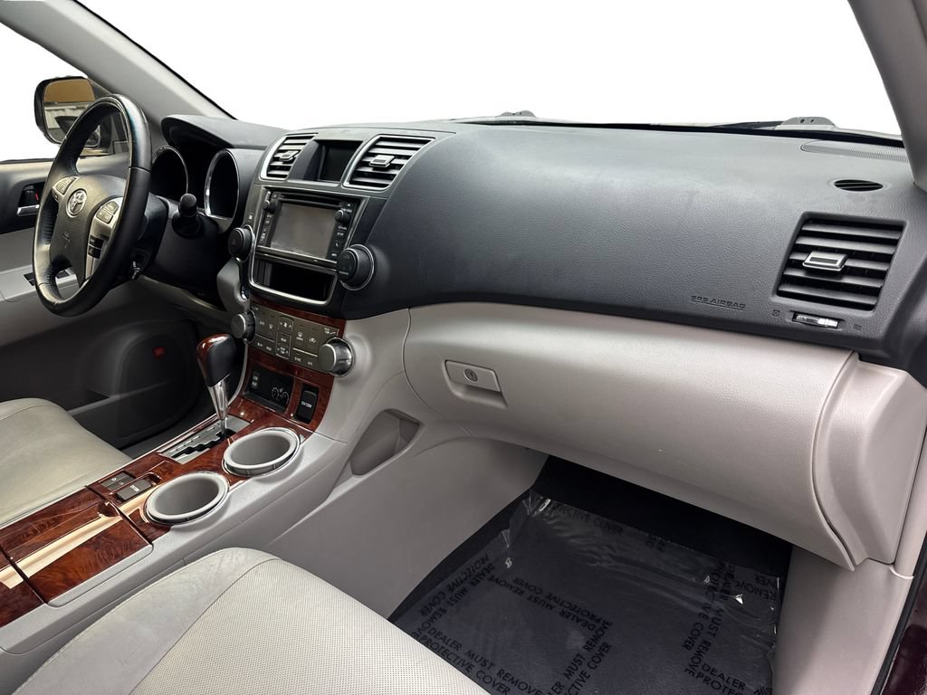 Used 2013 Toyota Highlander Limited AWD/4WD image 57