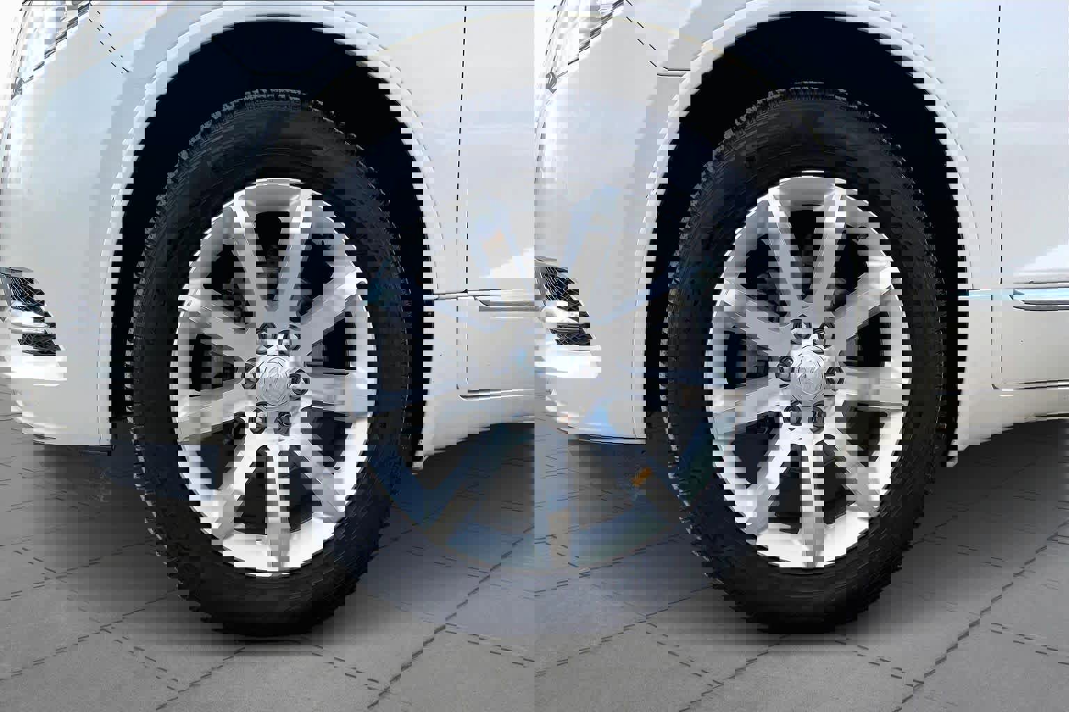 Used 2014 Buick Enclave Premium w/ Trailering Provision Package image 10