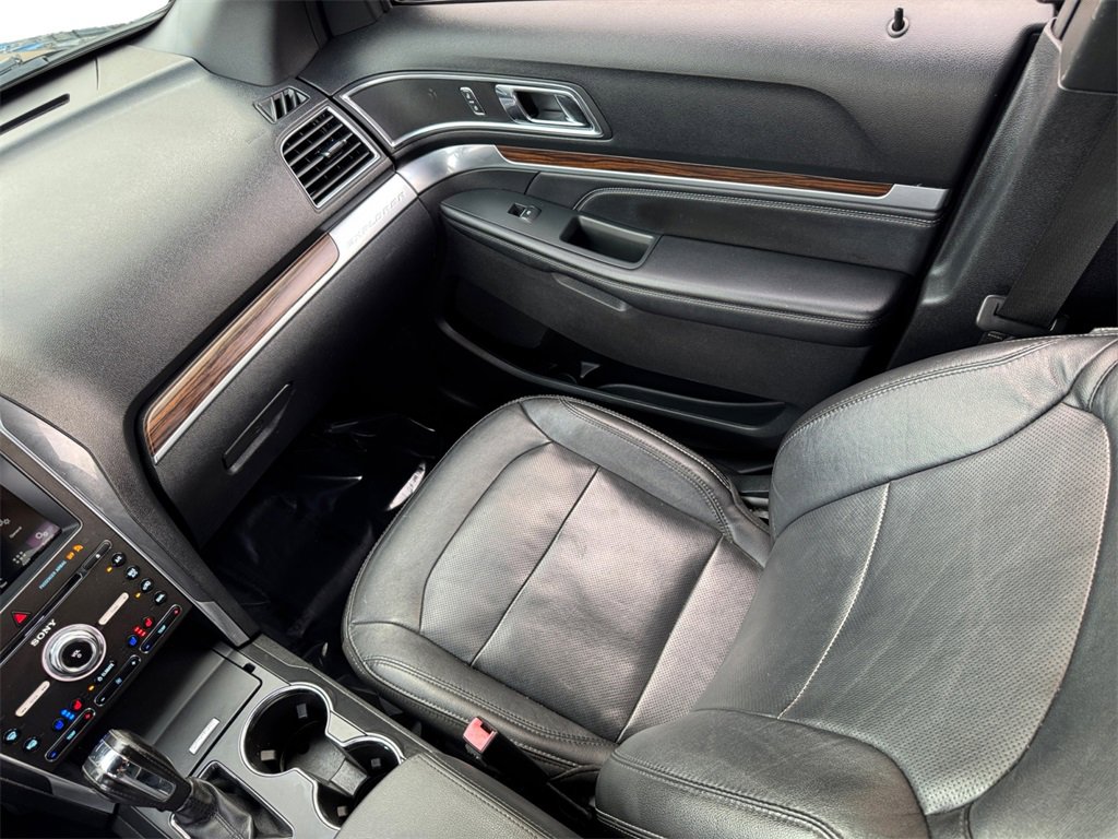 Used 2018 Ford Explorer Limited image 17