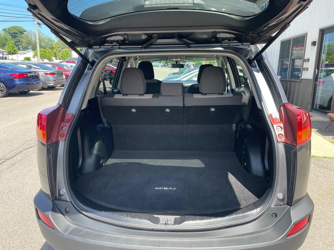 Used 2013 Toyota RAV4 LE AWD/4WD image 8
